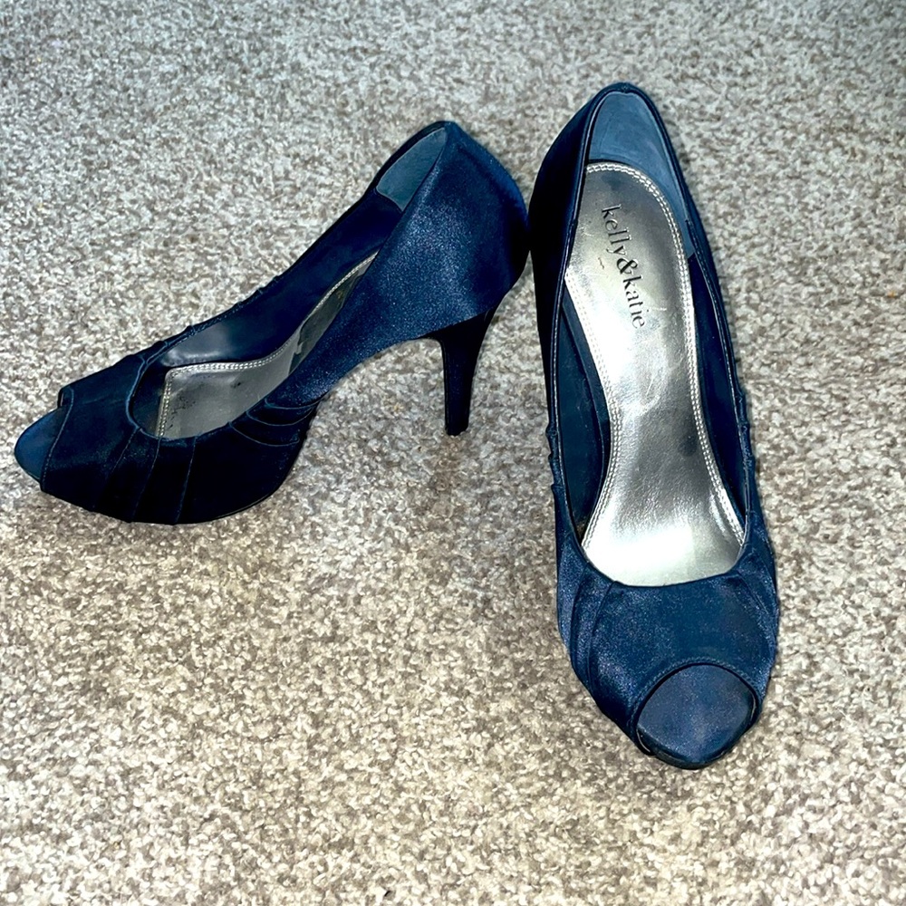 BEAUTIFUL Navy Blue Peep Toe Satin Heels.